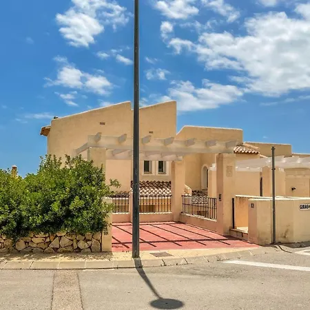 Charming Townhouse With Sea Views & Pool In Altea Holiday home