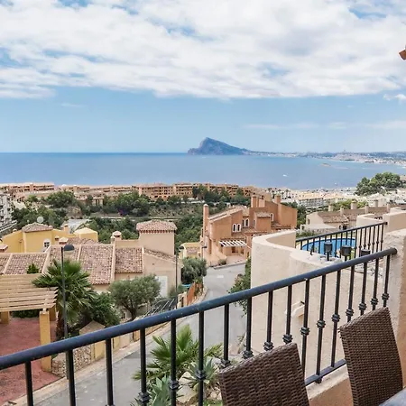 Holiday home Charming Townhouse With Sea Views & Pool In Altea *