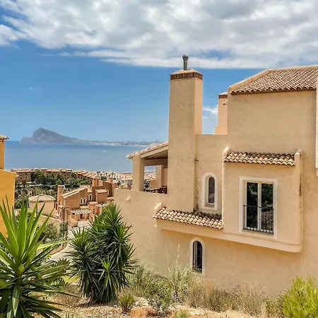 Holiday home Charming Townhouse With Sea Views & Pool In Altea