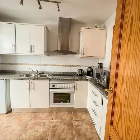 Charming Townhouse With Sea Views & Pool In Altea Calpe